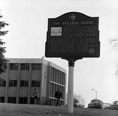 Stearns House historical plaque, 1979