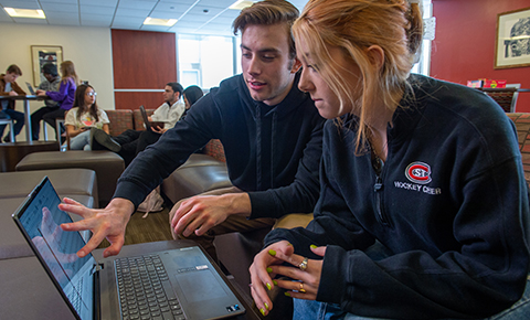 Students collaborate at St. Cloud State.