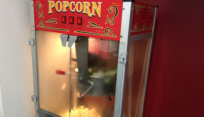 popcorn in a popcorn machine
