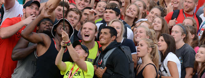 Huskies Kickoff selfie