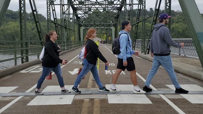 Beatles crosswalk mimic