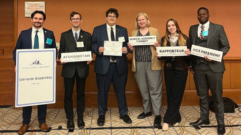 SCSU students at the Model UN